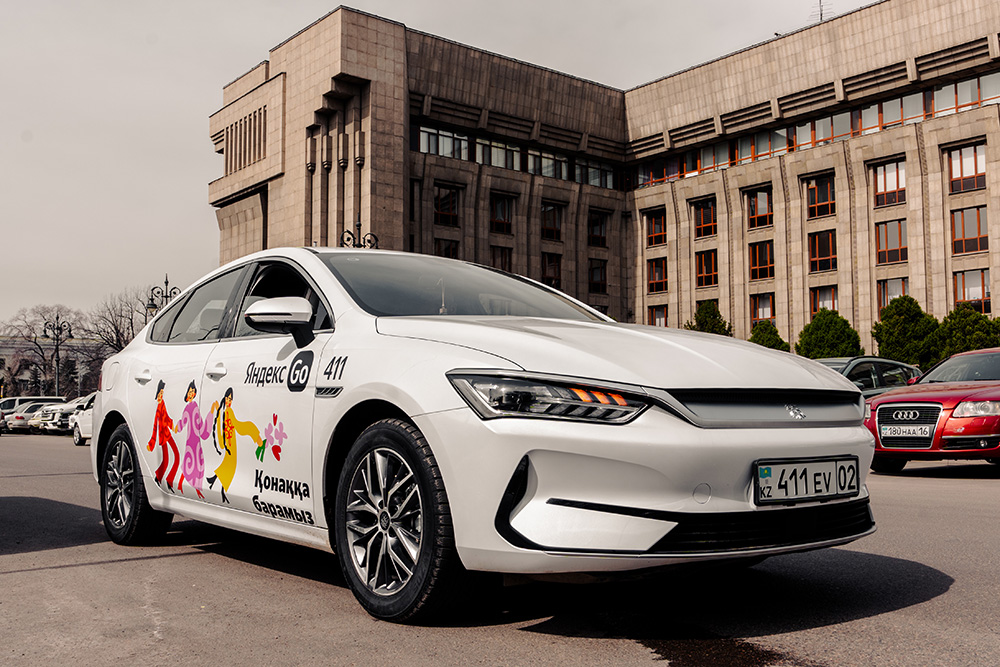 Яндекс Go удвоил чаевые водителей в честь Международного дня таксиста