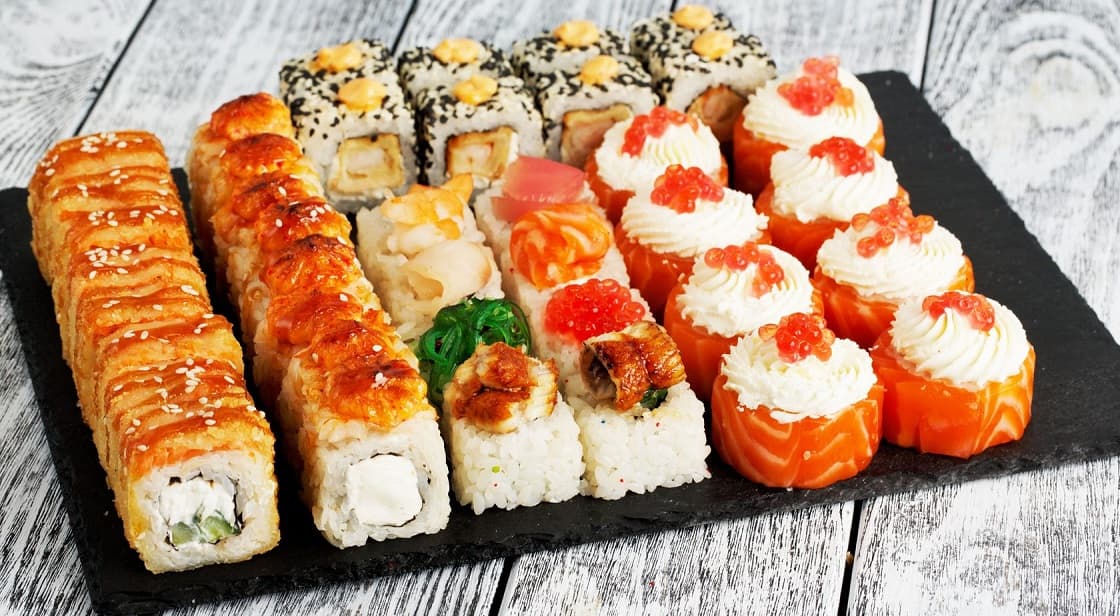 Закажи суши в PikaPika.kz и порадуй себя вкусностями!
