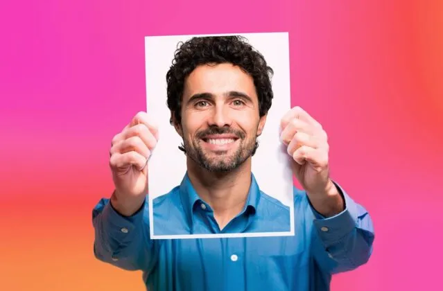 Даркнетте бейне және аудио дипфейктерді нақты уақыт режимінде жасау қызметтері ұсынылып жатыр