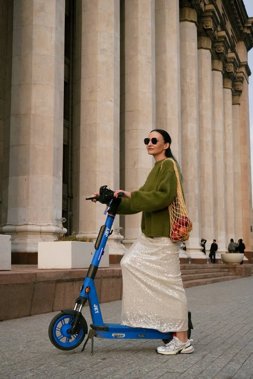 Каждый седьмой алматинец выбирает самокат JET