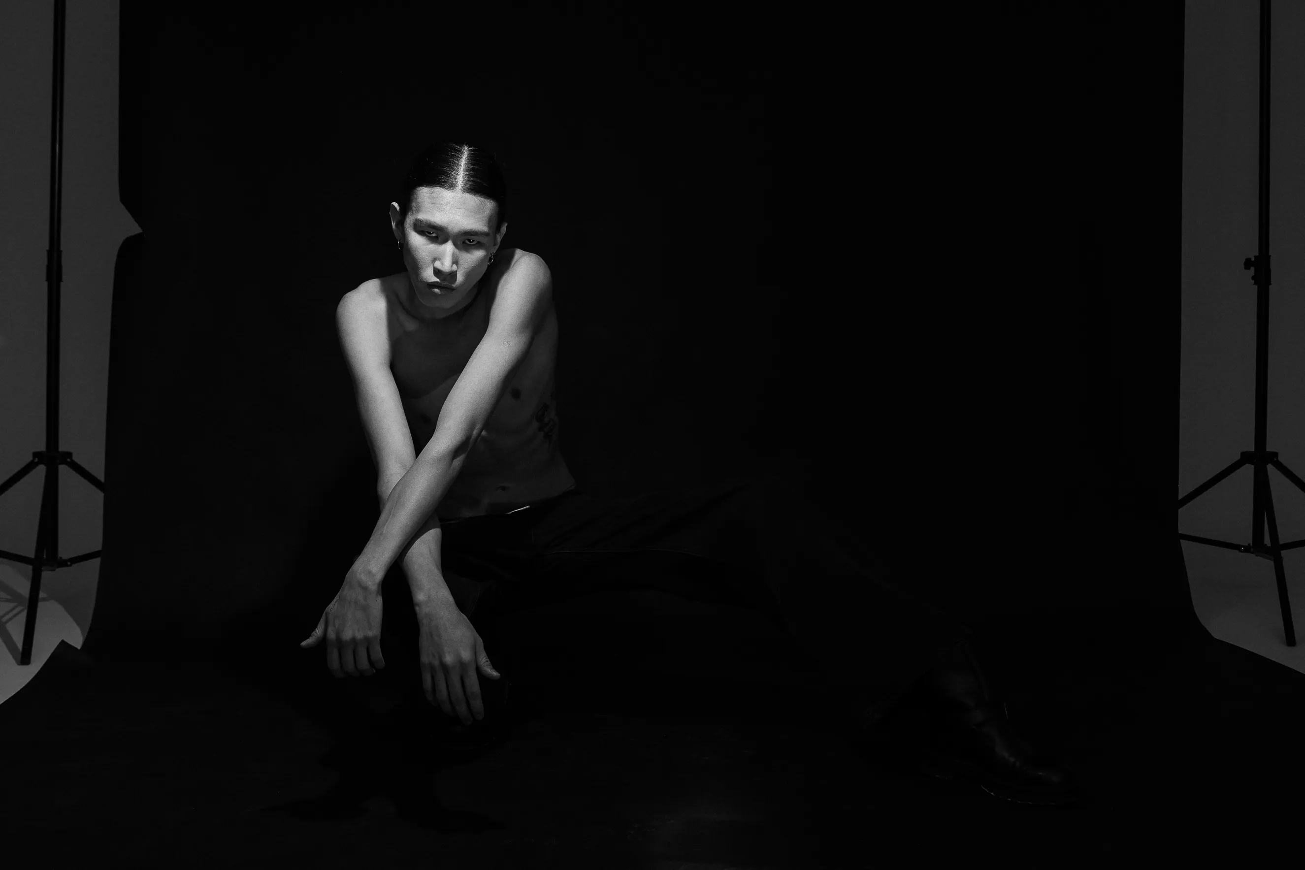 20-летний джазовый барабанщик из Павлодара Арман Смайл подписал контракт с IMG Models Paris