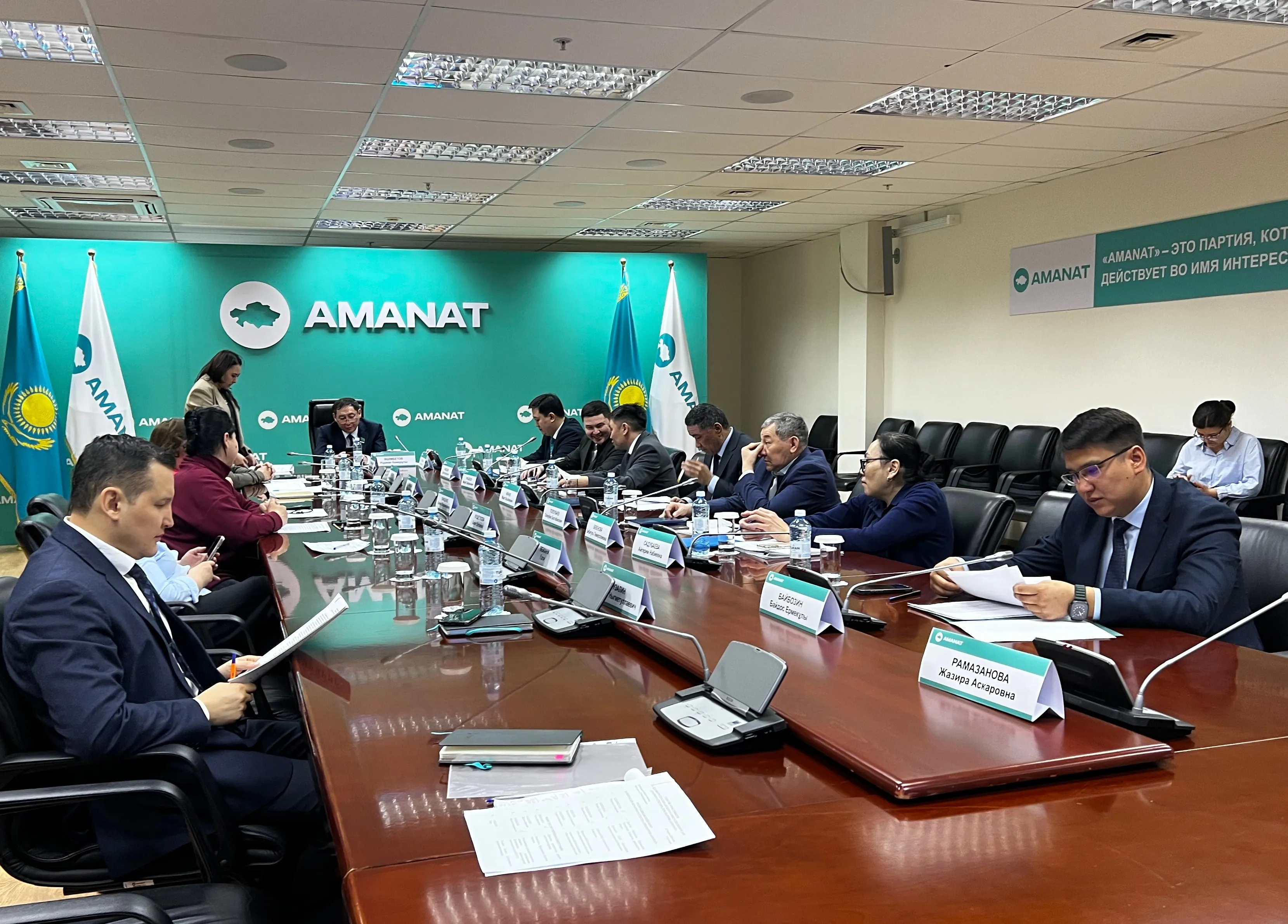 Поддержка отечественных производителей продуктов питания в центре внимания Совета по агропромышленному комплексу партии AMANAT