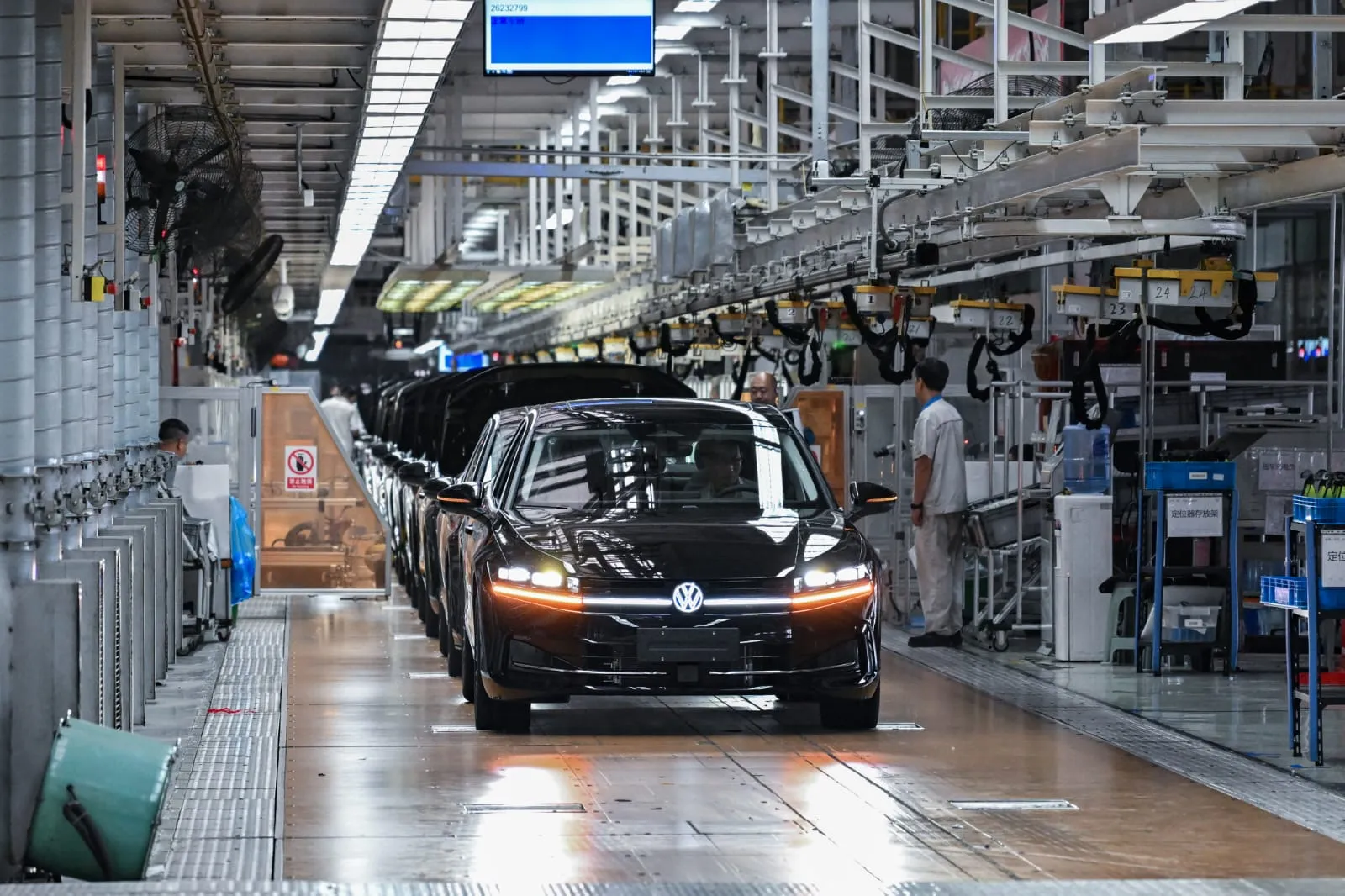 VOLKSWAGEN НАЧИНАЕТ ПОСТАВКИ АВТОМОБИЛЕЙ ДЛЯ КАЗАХСТАНСКОГО РЫНКА