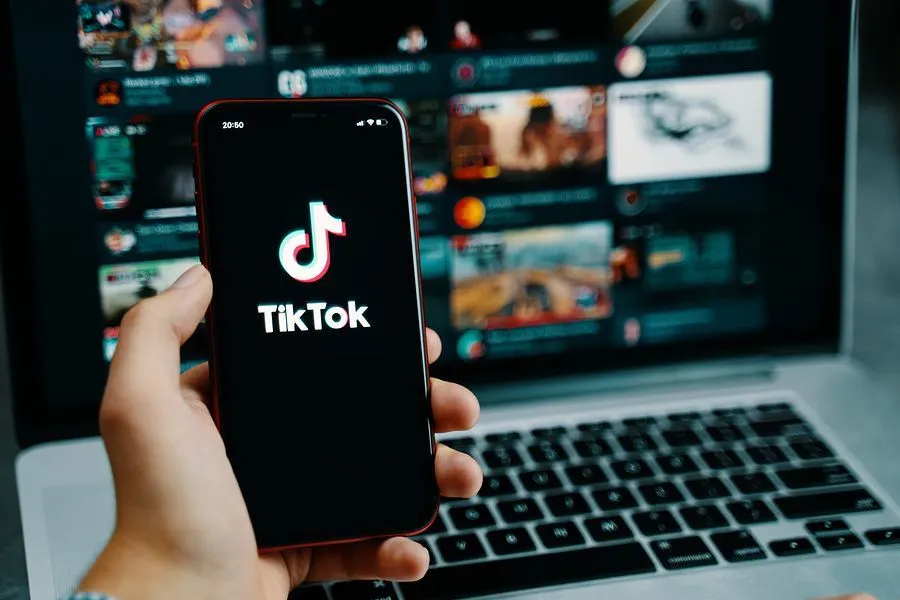 TikTok Қазақстанда ЖИ-ті жауапкершілікпен пайдалануға арналған білім беру бастамасын іске қосады